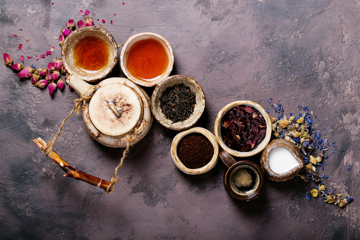 Ingredients for blending flavored teas