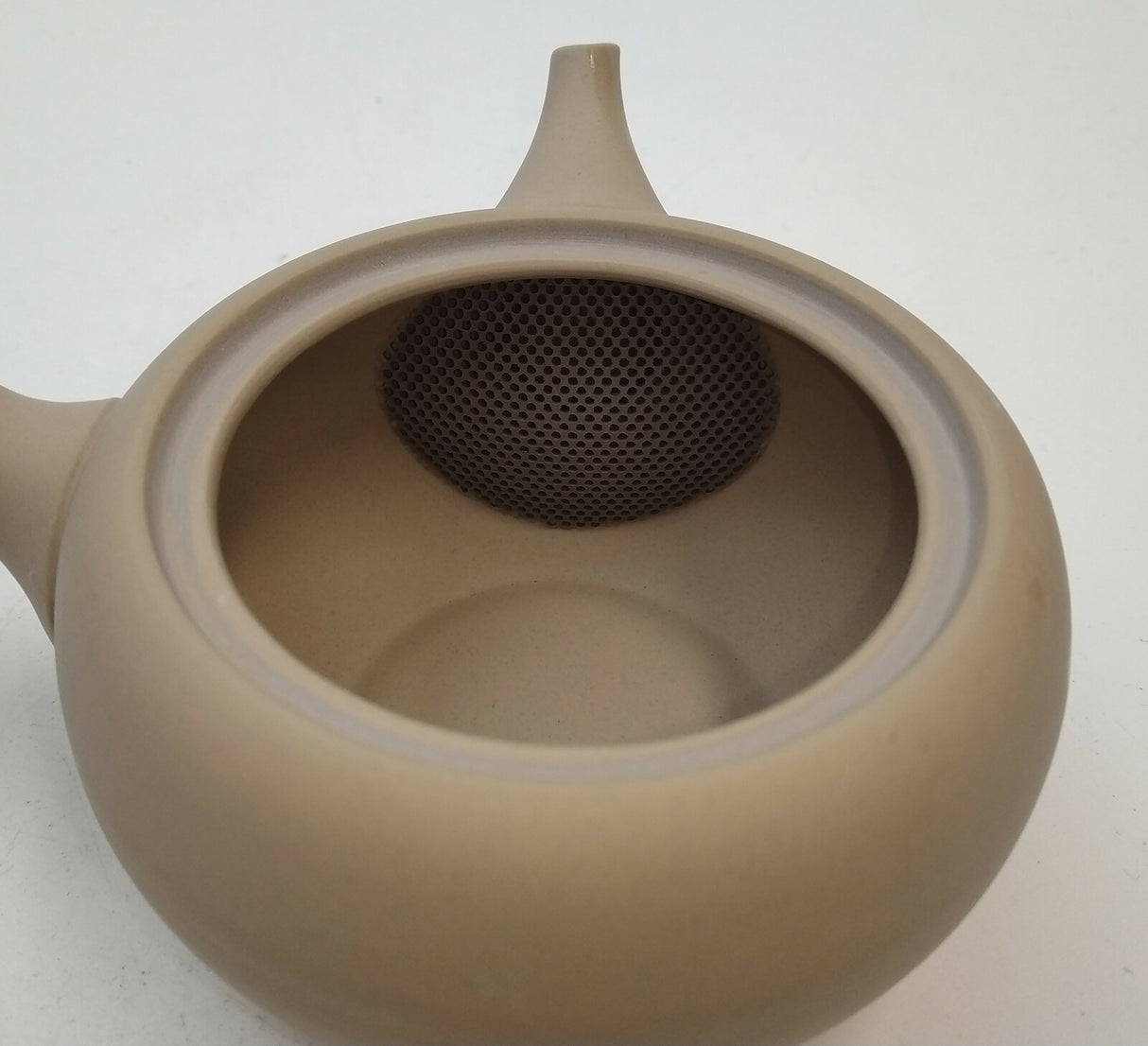 Takasuke Kiln (Y111) 高資陶苑: Tokoname Kyusu Tea Pot, Brown, Kikumaru Ceramic Mesh Strainer 250 ml