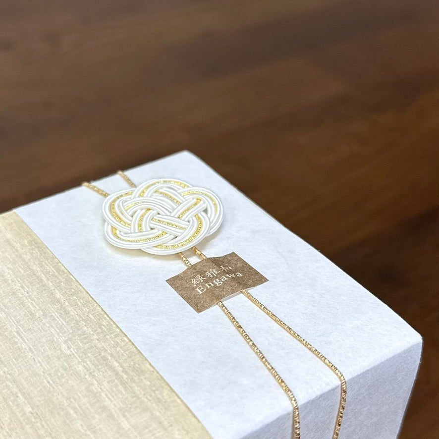 Engawa gift box upclose yunomi.life