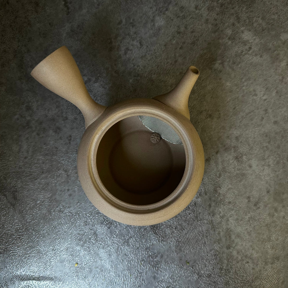 Shoko Kiln (F415): Earth Taira - Brown Clay Kyusu Tea Pot (300 ml) 晶光茶泥平丸急須