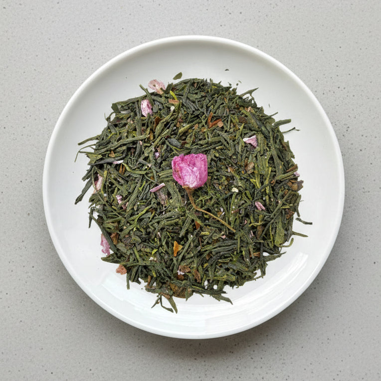Sakura Sencha sokeroiduilla Sakuran lehdillä (Chasandai) 桜煎茶