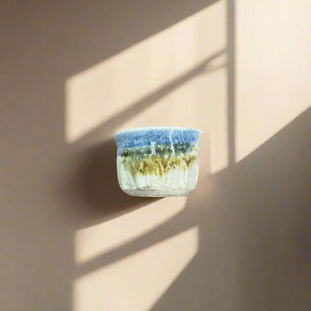 Keizan Kiln: Handcrafted Mingei Oribe Guinomi Cup with Wooden Box 桂山作:手造り民藝織部ぐい呑