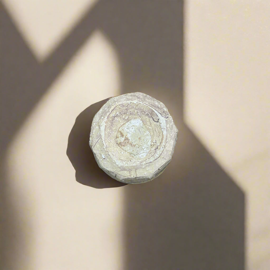 Keizan Kiln: Handcrafted Mingei Oribe Guinomi Cup with Wooden Box 桂山作:手造り民藝織部ぐい呑