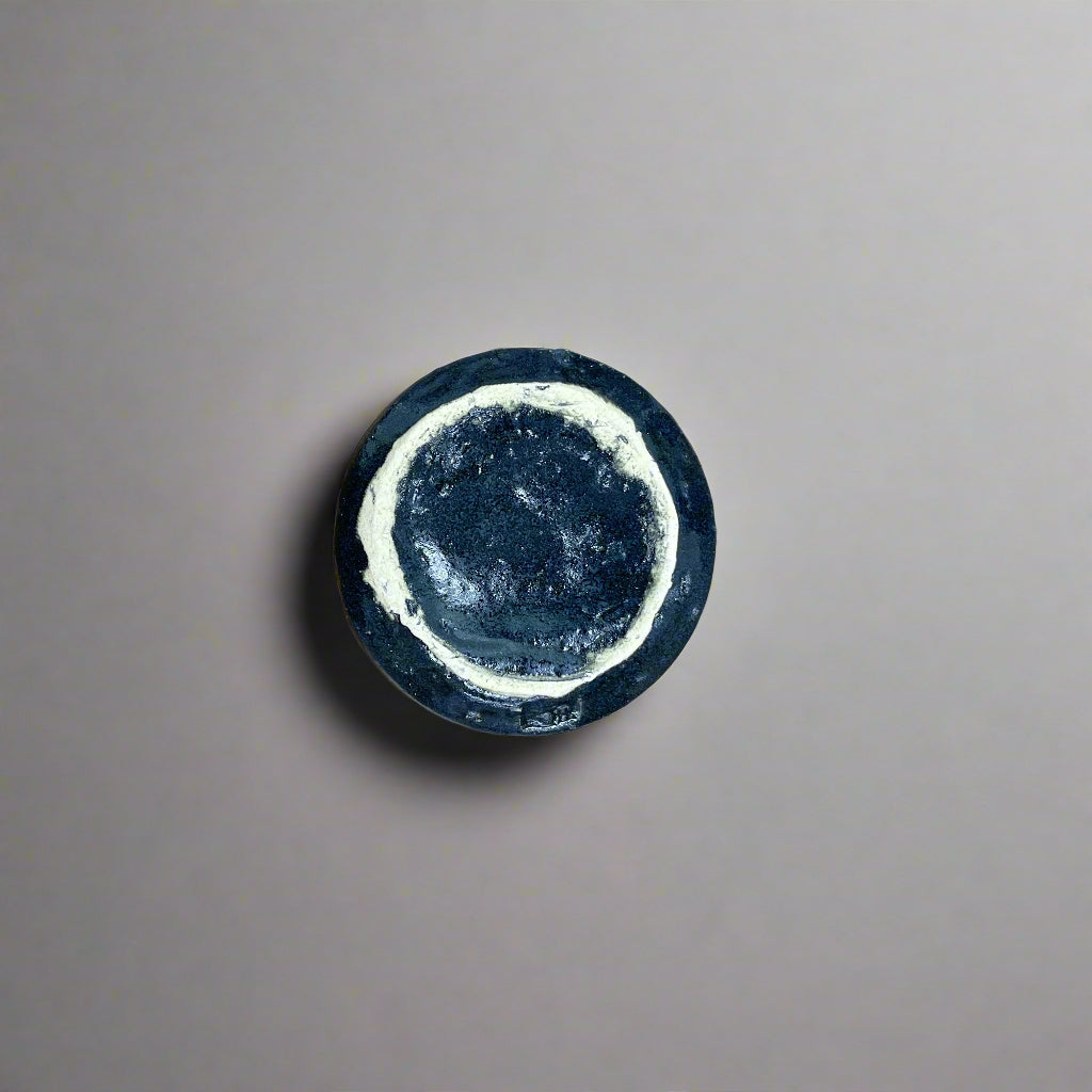 Keizan Kiln: Handcrafted Shino Aikake Guinomi Cup with Wooden Box 桂山作:手造り志野藍掛けぐい呑