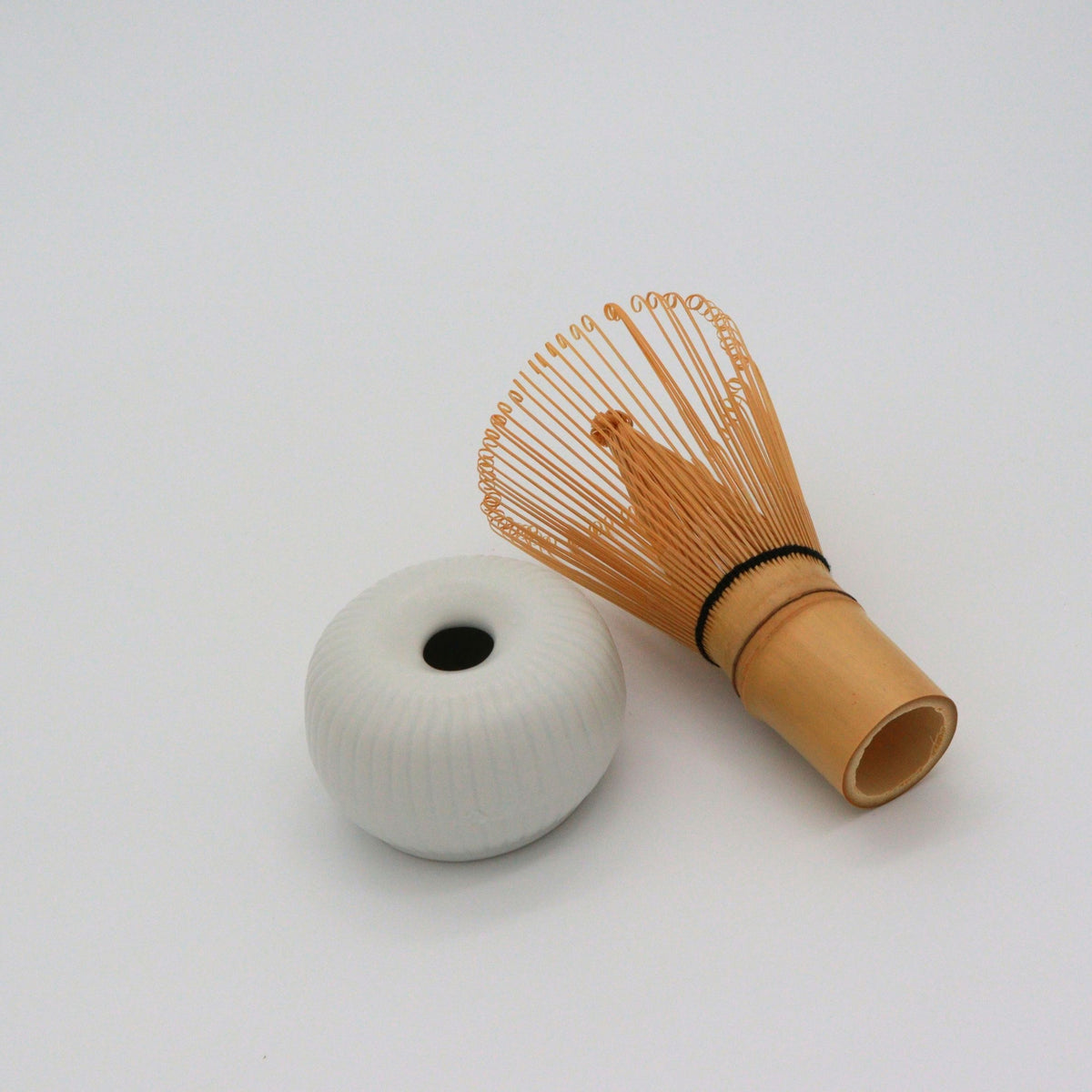 Minoyaki Matcha Whisk Holder (white) / 茶筅くせ直し(白)