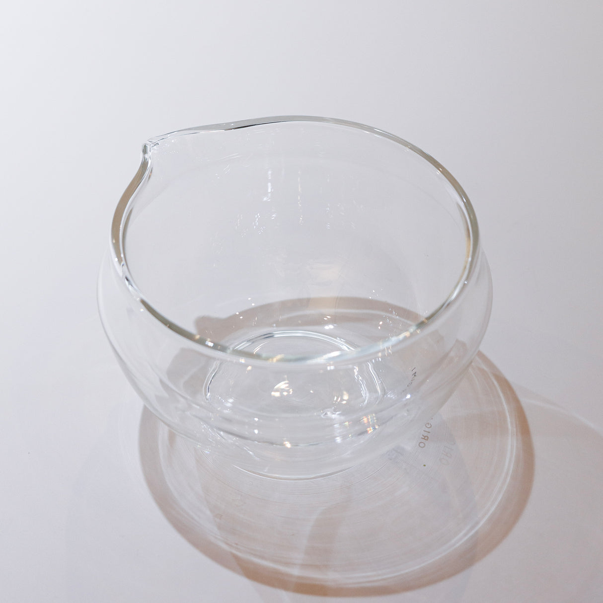 Origami - Glass Katakuchi Matcha Bowl with Pouring Lip yunomi.life 2