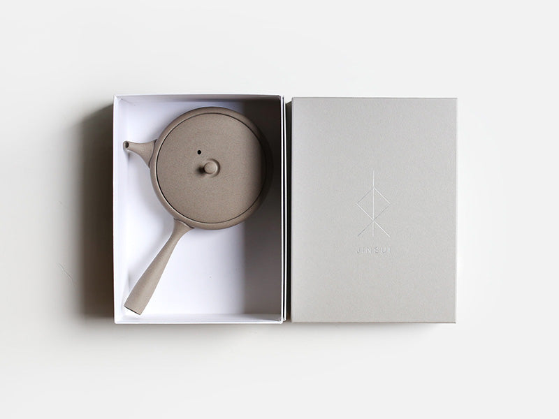 Jinsui Kiln: TOKI - KINARI, Flat Tokoname Kyusu Tea Pot (100ml, Off-White)