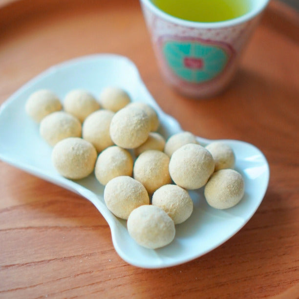 Tomoguchi: Kinako Roasted Soybean Snack (国産きなこ大豆)