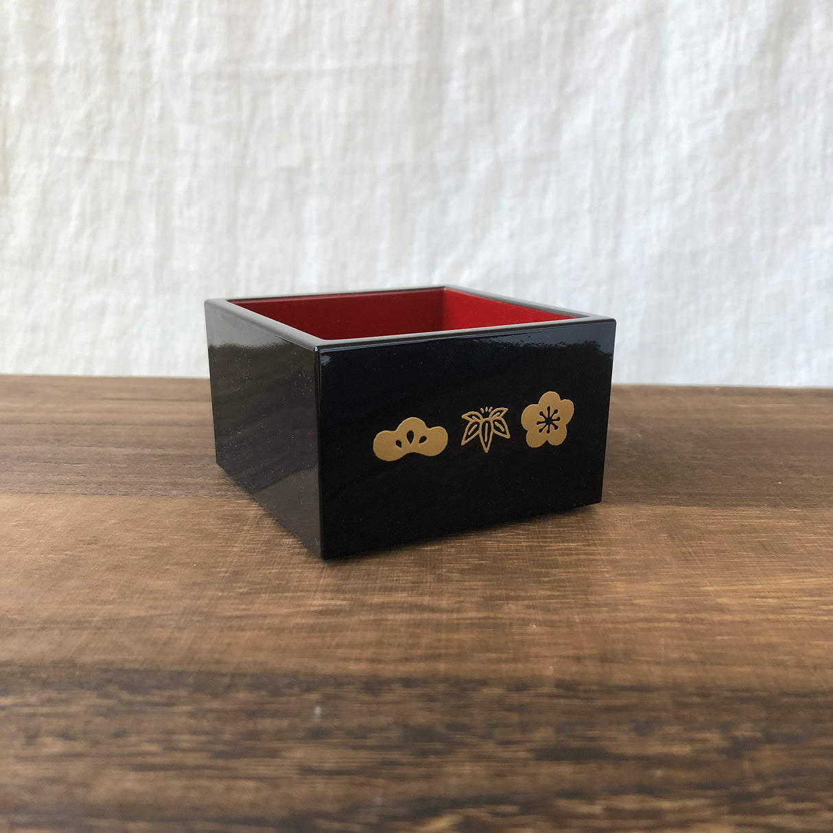 Miyama: Masu #4 Black - Shochikubai (Pine, Bamboo, Plum)