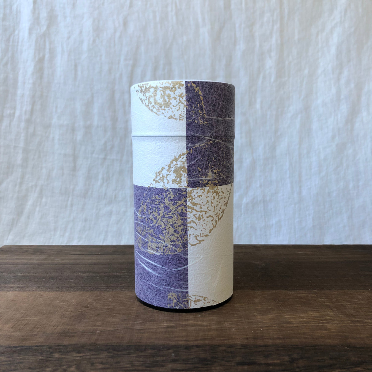 Okumura Seikan: Green Tea in Tea Can, Washi Paper - Gold leaf purple 讃香 紫