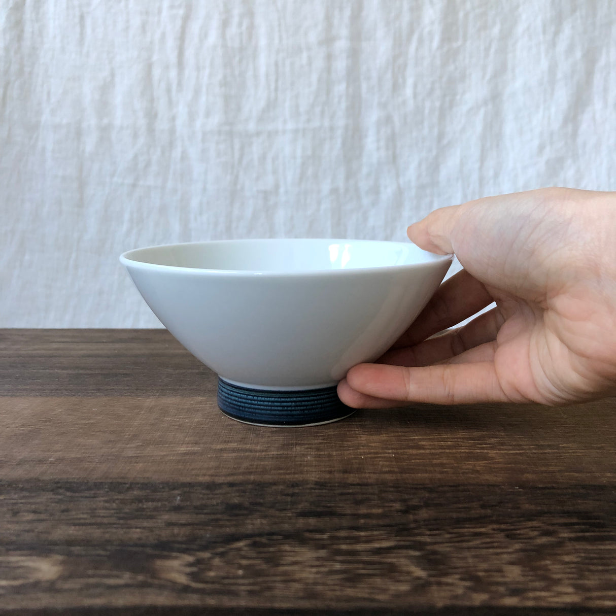 Hakusan-posliini: Hasamiyaki Rice Bowl - "Hampun langat" (Indigo tai Seepia)