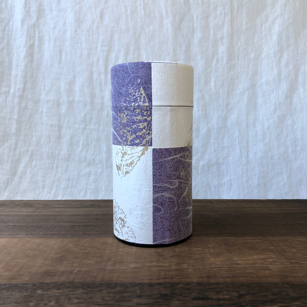 Okumura Seikan: Green Tea in Tea Can, Washi Paper - Gold leaf purple 讃香 紫