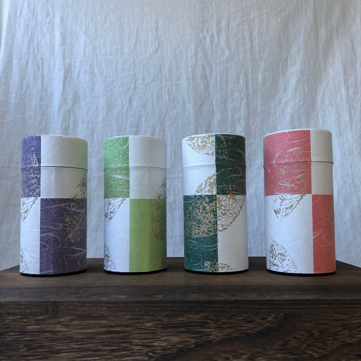 Okumura Seikan: Green Tea in Tea Can, Washi Paper - Gold leaf spring green 讃香 若葉