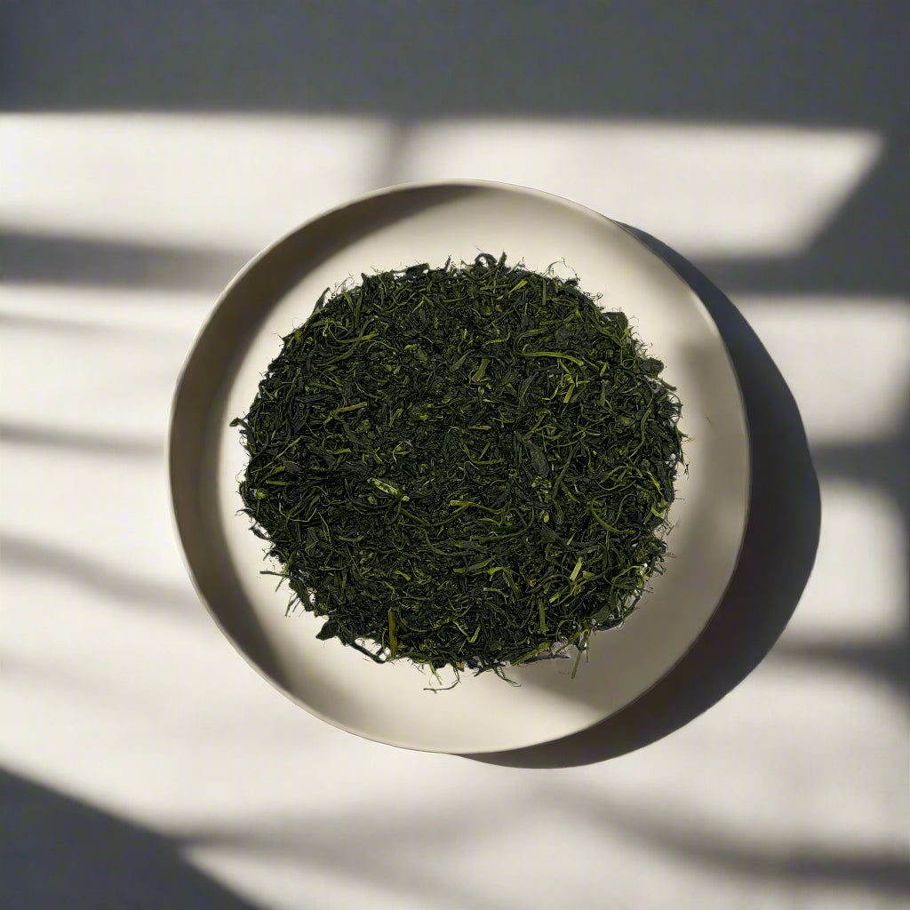 Kikizu-teepuutarha - Meiryoku-kultivar Fukamushi Tamaryokucha Sonogista, Nagasakista