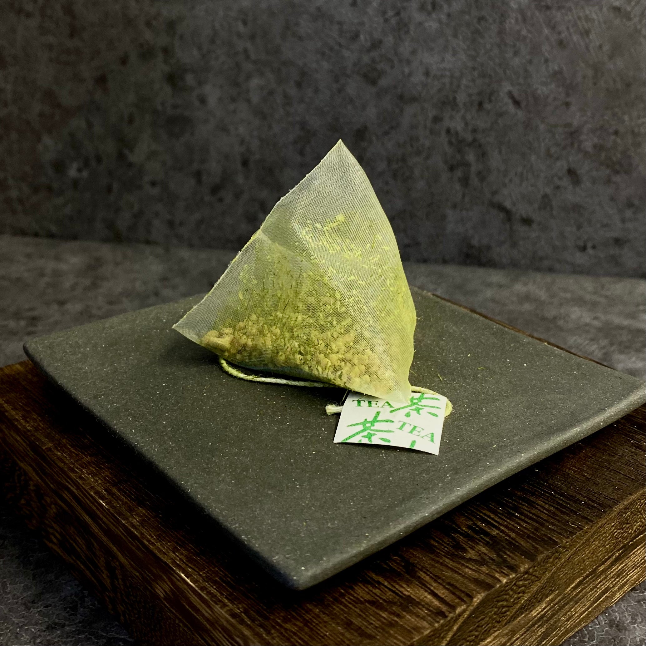 Yunomi Pyramids - Japanese Tea Bags - Fukamushicha, Genmaicha