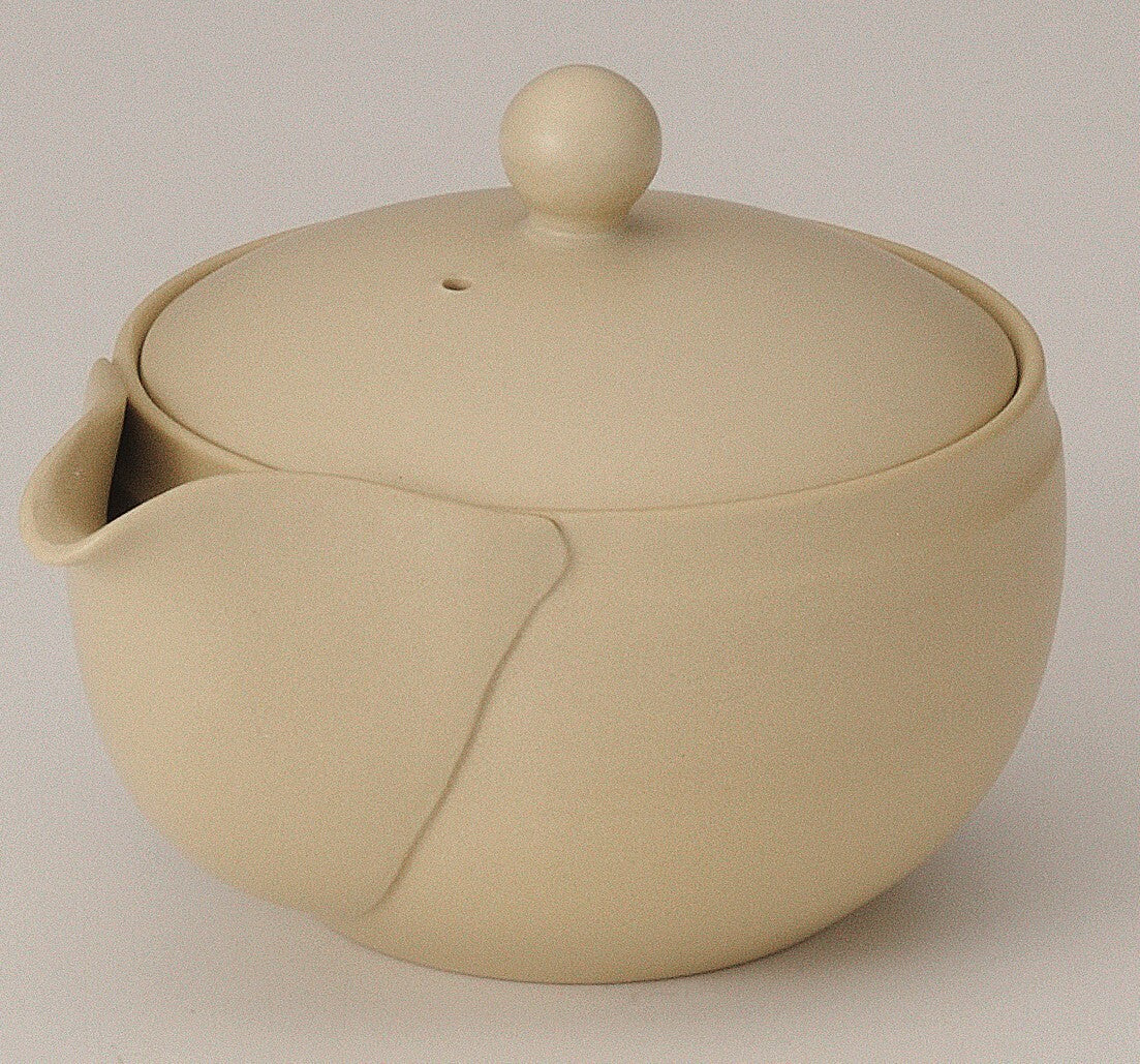 Takasuke Kiln (Y119) 高資陶苑: Tokoname Hohin Tea Pot, Sand Yellow
