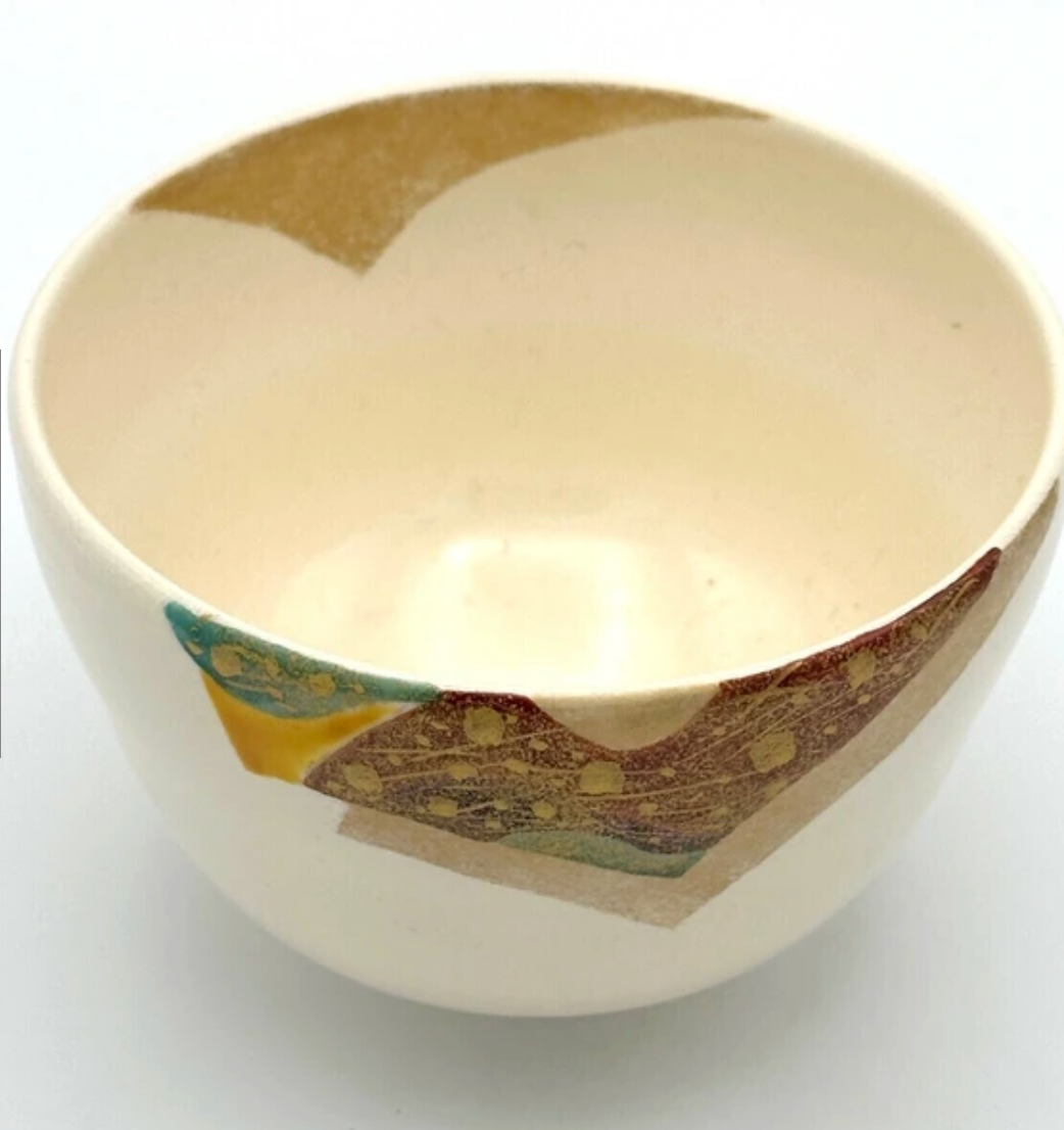 Nagomi: Kyo-yaki Matcha Bowl (京焼抹茶碗 Oucho-mon / 王朝紋