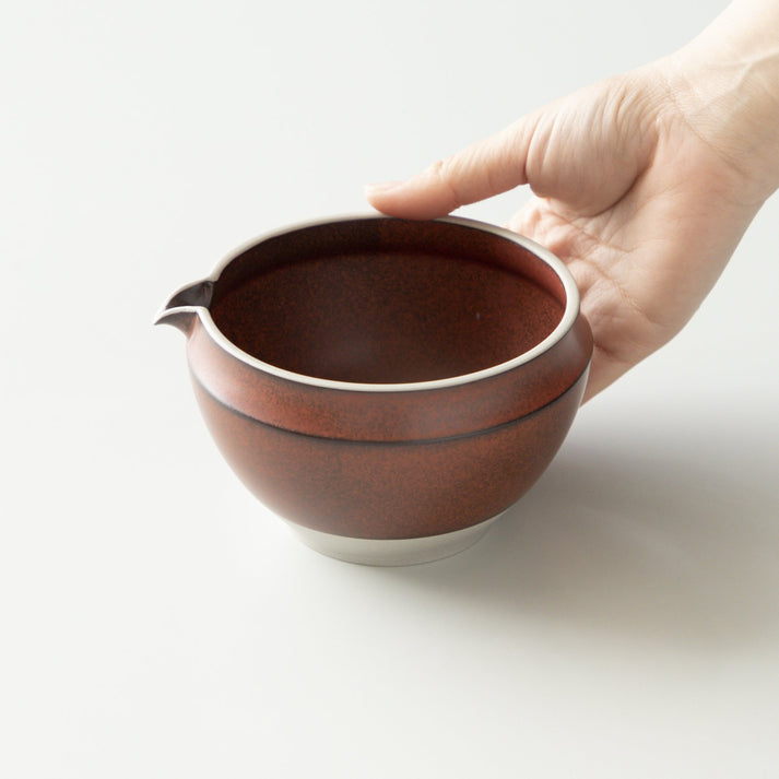 Origami Tea Bansho Red Minoyaki Porcelain Matcha Bowl with Pouring Lip　抹茶碗 晩照レッド