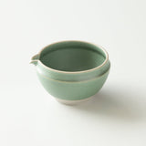 Origami Tea Matsukaze Green Minoyaki Porcelain Matcha Bowl with Pouring Lip　抹茶碗 松風グリーン