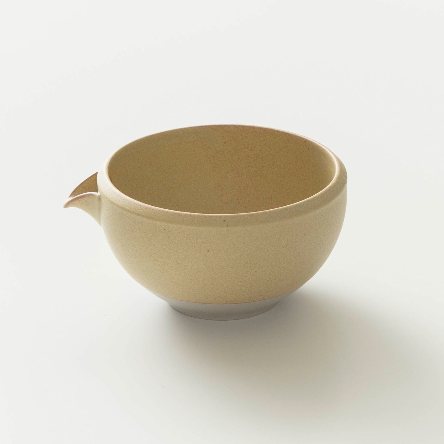 ORIGAMI「Kai - 片口」和良ブラウン - 美濃焼 磁器製片口抹茶碗