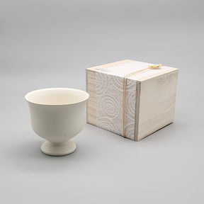 Emui × YUNOMI / HAKU Goblet（Handmade Ceramic / 桐箱入りユノミオリジナル）