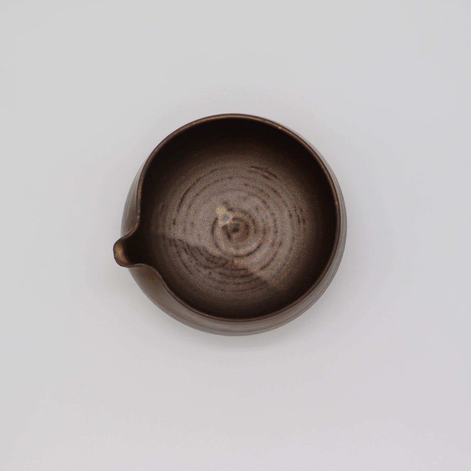 Emui × YUNOMI / YOIN (余韻) Matcha Pouring Bowl (Handmade Ceramic / 桐箱入りユノミオリジナル) yunomi.life