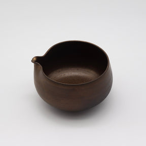 Emui × YUNOMI / YOIN (余韻) Matcha Pouring Bowl (Handmade Ceramic / 桐箱入りユノミオリジナル) yunomi.life