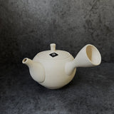 Shoko Kiln (Y731): Clouds Maru - Off White Clay Kyusu Tea Pot (320 ml) 晶光白泥丸急須