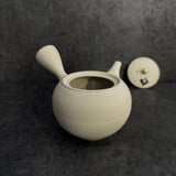 Shoko Kiln (Y731): Clouds Maru - Off White Clay Kyusu Tea Pot (320 ml) 晶光白泥丸急須