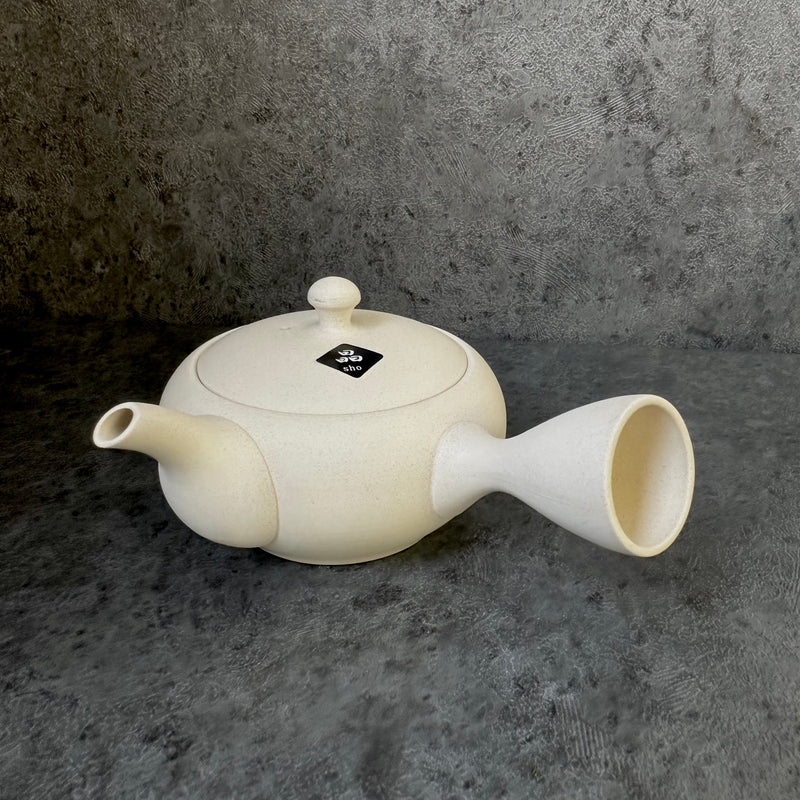 Shoko Kiln (F414): Clouds Taira - Off White Clay Kyusu Tea Pot (300 ml) 晶光白泥平丸急須