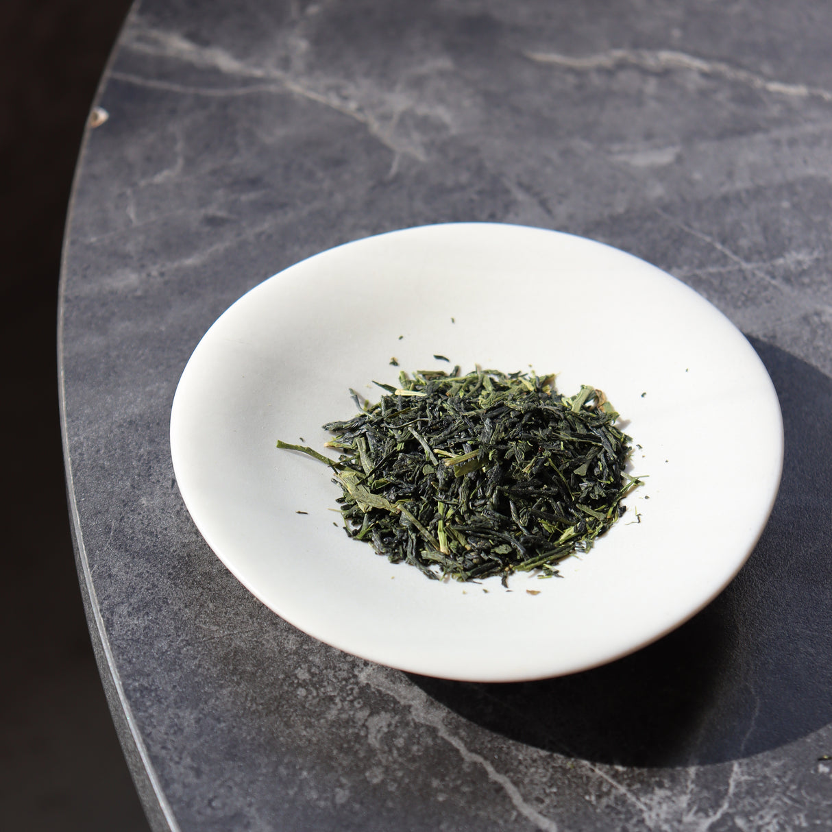 Hachimanjyu: Luonnollisesti kasvatettu "Hisoka", Spring First Flush Green Tea (Yutaka Midori, JAS-sertifioitu luomu)