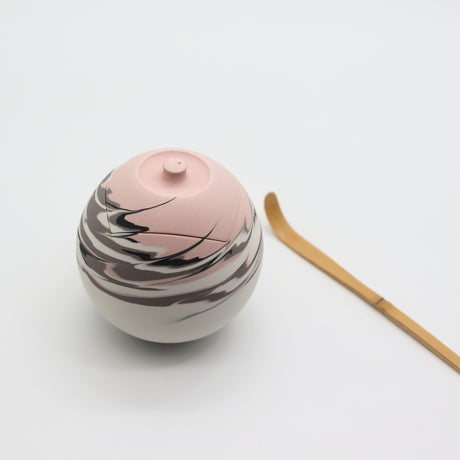 [One-of-a-Kind] Shinro Yamamoto: Marble Porcelain Natsume A / Lidded Container (Pink) yunomi.life