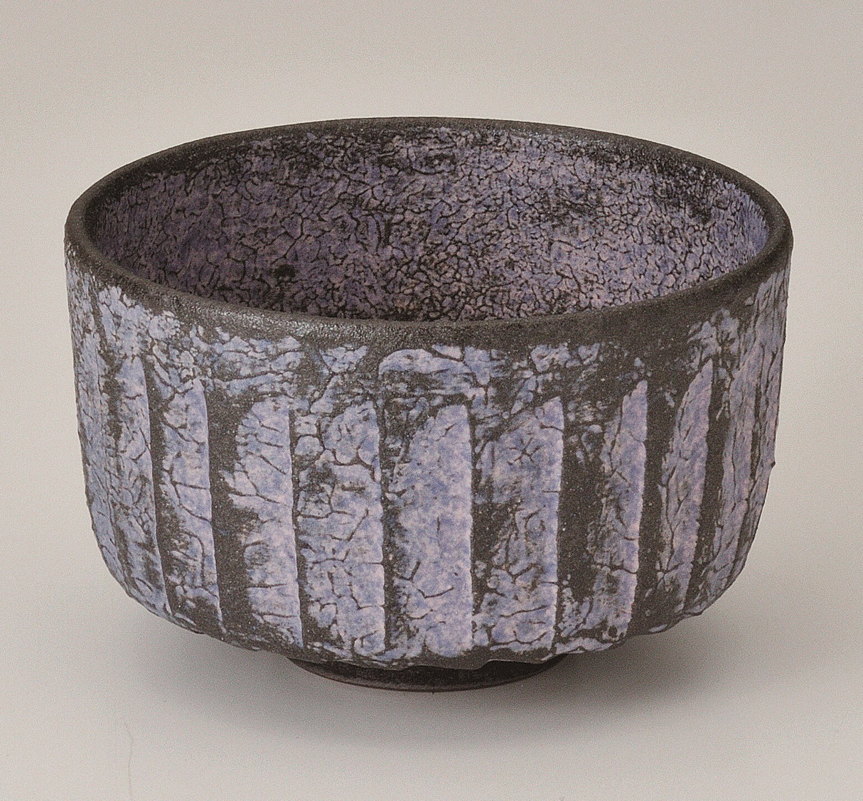 Yamaki Ikai: Y1537 Retro Sininen ja Valkoinen Minoyaki Matcha Tea Bowl (Kakurin Ceramics) 【抹茶碗】カク林青白彩小抹茶