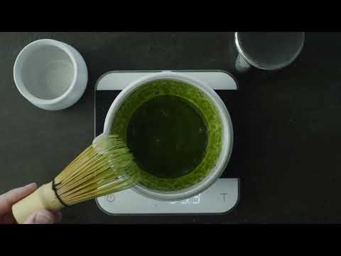 Origami Tea Matsukaze Green Minoyaki Porcelain Matcha Bowl with Pouring Lip　抹茶碗 松風グリーン