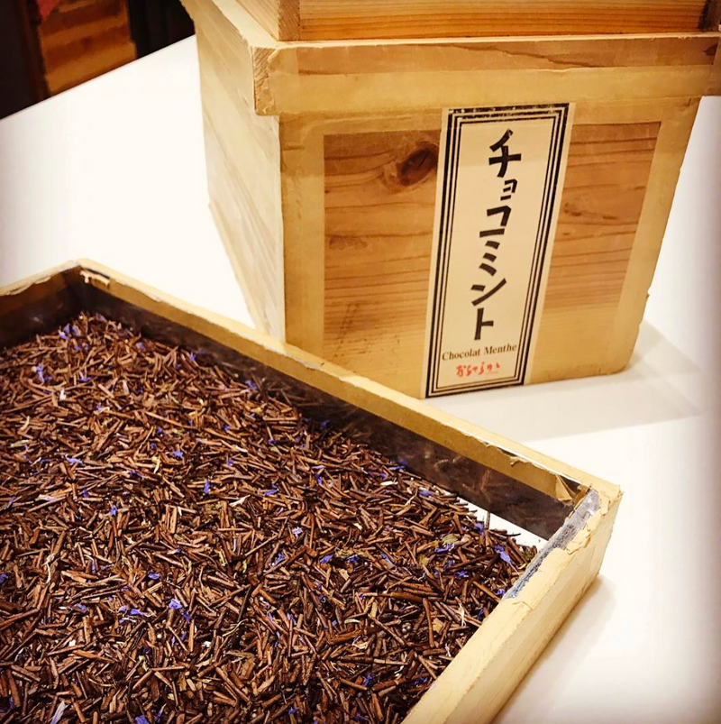 Ocharaka: Hojicha Mint Chocolate flavored roasted green tea