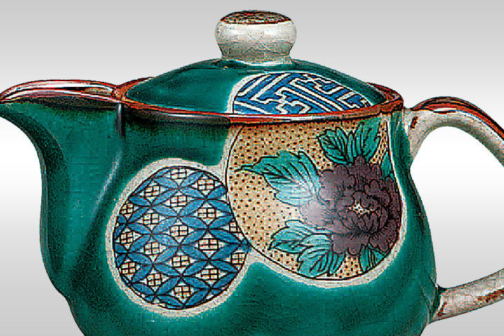 Kutaniyaki Kutsurogi Tea Set - Green Background with Marumon Pattern