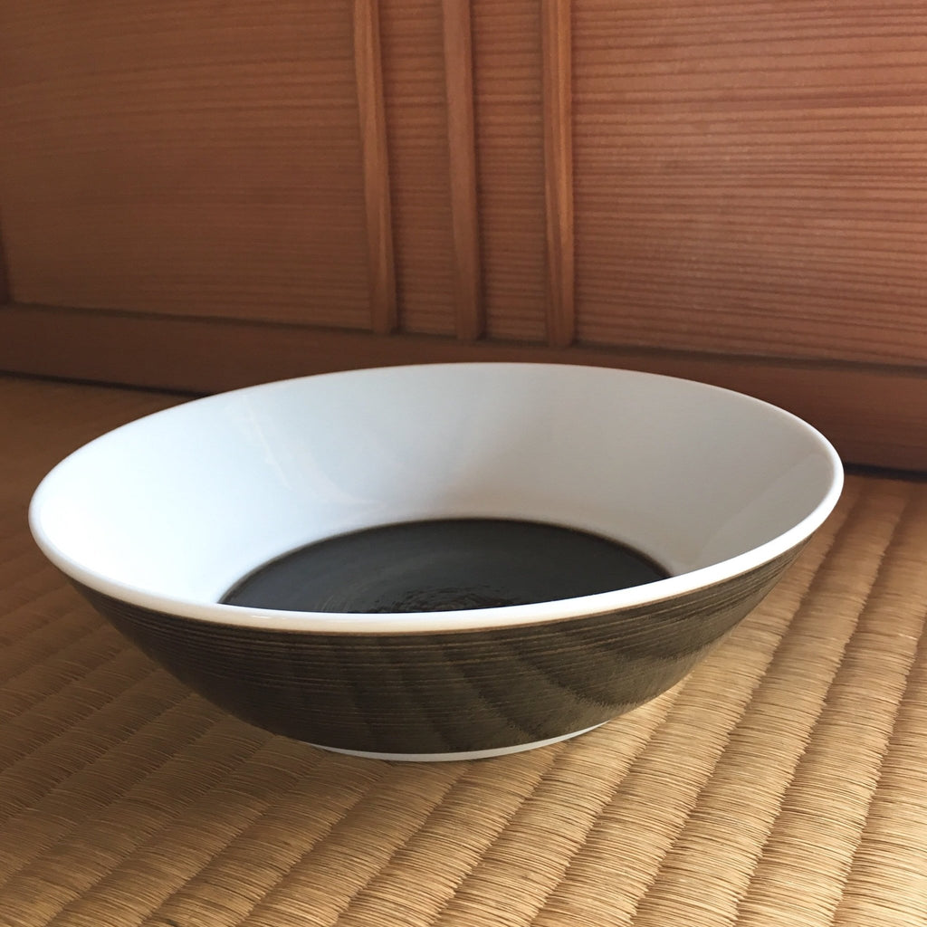 Yoshimura 50408 Akatsuki Black Minoyaki Porcelain Matcha Bowl with Pouring  Lip