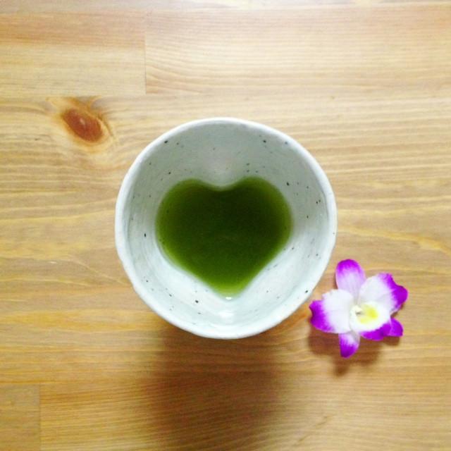Hiroshi Hirai: Heart Shaped Tumbler Cup, Green Accents - Yunomi.life