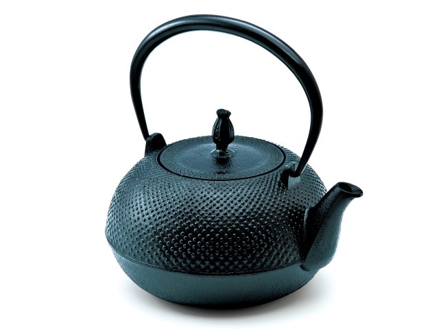 池永鉄工所：南部鉄器 鉄瓶 のぞみ IH対応 – Yunomi.life