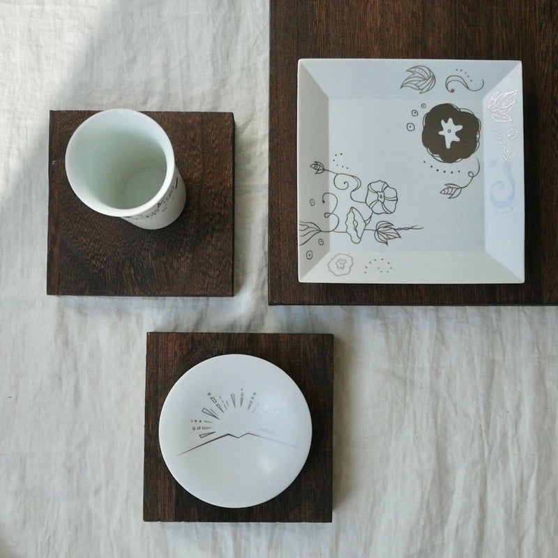Kamigata Ryugi: Haiku Series Plate Set, Silver - Yunomi.life