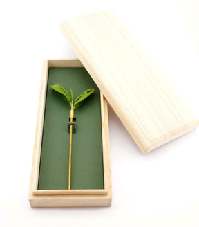 Little Tsumami: Isshin Niyou One Bud, Two Leaves Tea Kanzashi - Yunomi.life