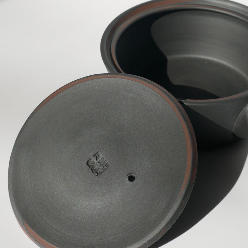 Nankei Pottery: Bankoyaki Flat Kyusu with Ceramic Mesh Strainer (Black, 320ml) - Yunomi.life