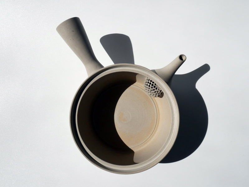 Nankei Pottery: Bankoyaki Teaset, Teapot and 2 teacups (Sand, 320ml) - Yunomi.life