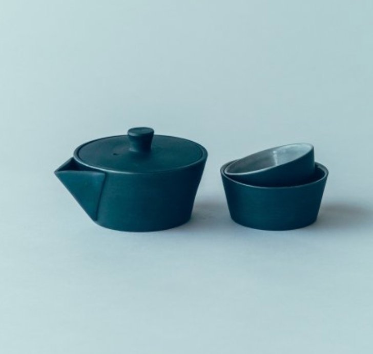Nankei Pottery: Hohin Tea Set (Teapot and 2 Cups, Black) - Yunomi.life