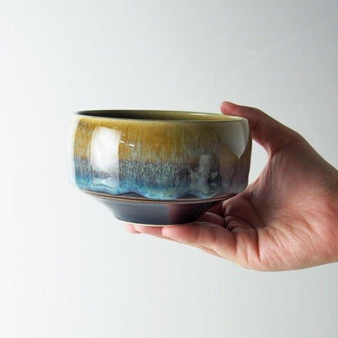 西海陶器：白椀 蛇天目 磁器製抹茶碗 ギフトボックス付き – Yunomi.life
