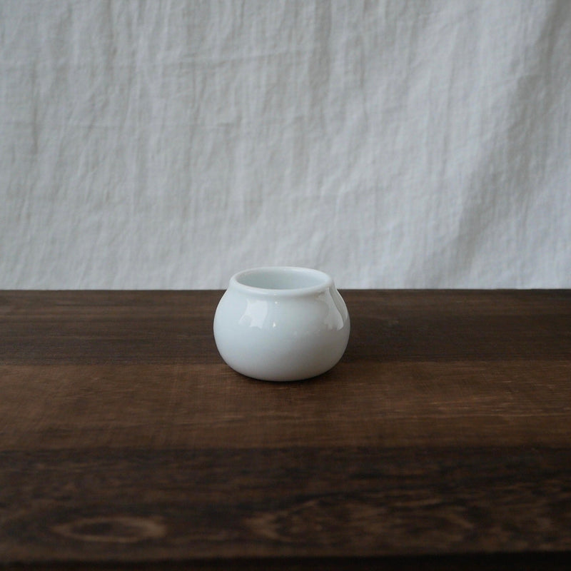 Yoshimura 50705 - Modern Whisk Stand, Porcelain White - Yunomi.life